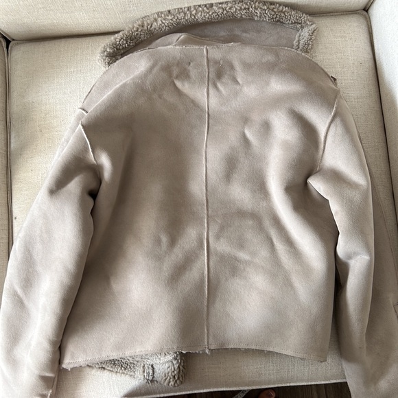 H&M suede Sherpa lined beige jacket - Picture 3 of 4